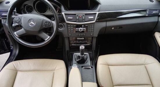 Mercedes e class interior front